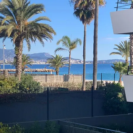 Climatise Les Pieds Dans L'eau Pour 6 Personnes Avec 1 Parentale, 1 Double Et 1 Mini Piscine Sur Le Toit Clim Garage Apartment
